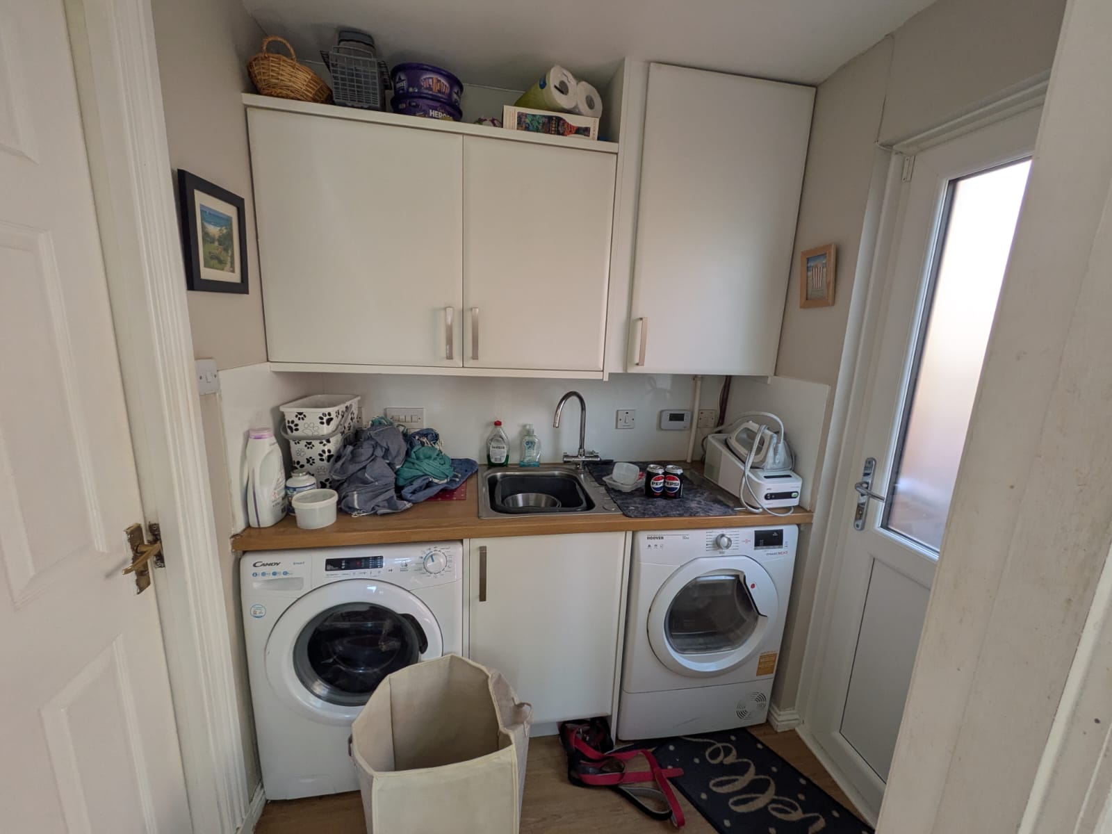 Kitchen before, tired surfaces